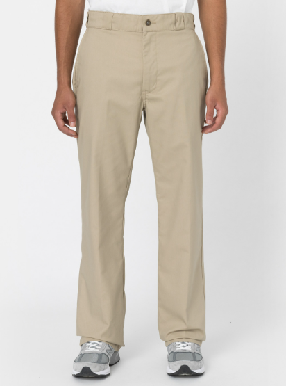 Dickies oferă haine de lucru și casual rezistente care combină stilul practic cu confortul zilnic